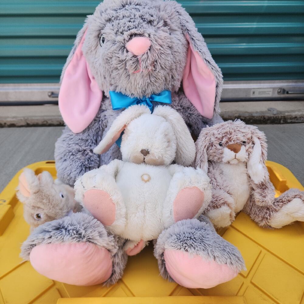 Bunnies Family of 4 Plush with 1 Large Mama Bunny